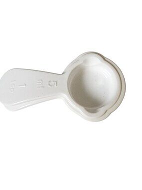 Tupperware Measuring Spoons Teaspoon and Tablespoon Set Refrigerator Magnets